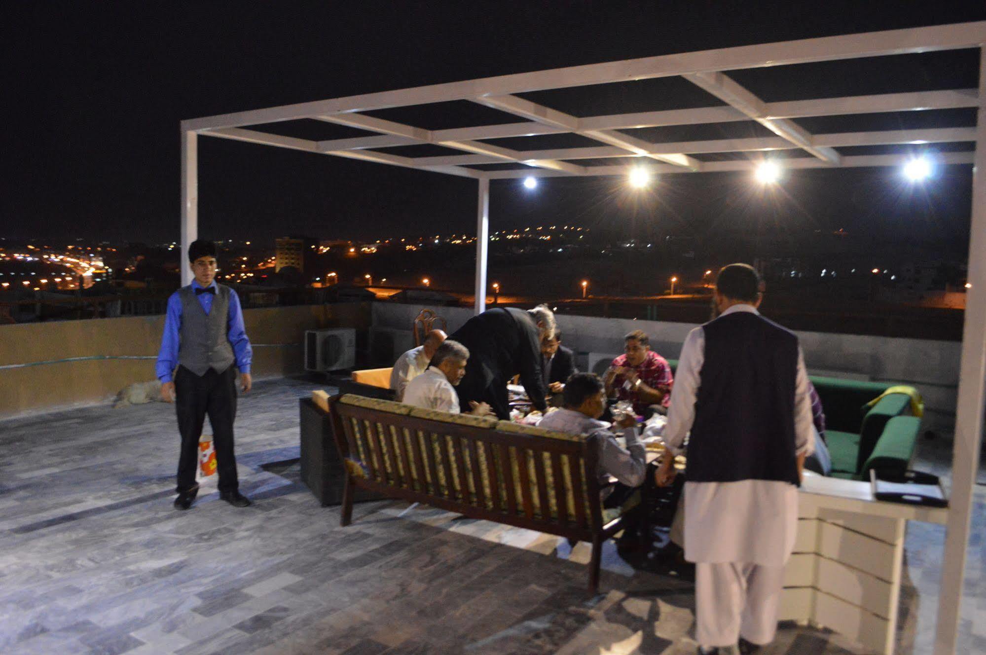 Intellectual Inn Hotel Bahria Town Rawalpindi Exterior foto
